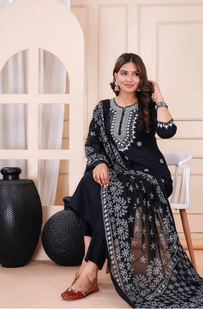 Women Viscose Rayon Kurta Pant Dupatta Set - Image 3